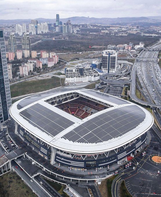 El estadio que genera una cantidad de energía eléctrica equivalente al consumo de electricidad de 2.000 hogares